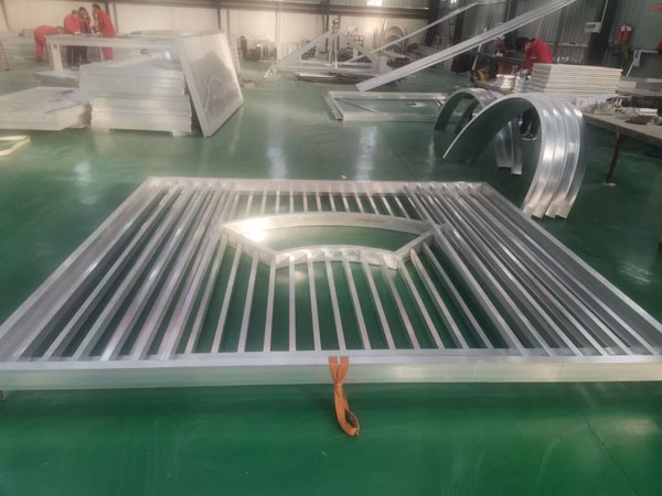 鋁合金裝飾車(chē)間